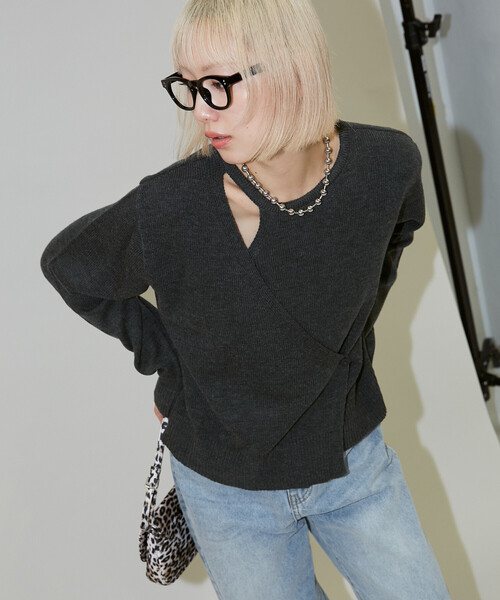 PUBLUX(パブリュクス)の「PUBLUX/パブリュクス カシュクールニット 限定展開(ニット/セーター・レディース・グレー/ブラウン/チャコールグレー・フリ-)」の4枚目の写真