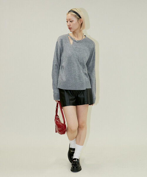 PUBLUX(パブリュクス)の「PUBLUX/パブリュクス カシュクールニット 限定展開(ニット/セーター・レディース・グレー/ブラウン/チャコールグレー・フリ-)」の8枚目の写真