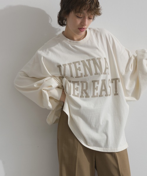 enhaut(アンオート)の「ピグメントOE天竺 ロゴプリント 袖ボリュームTシャツ VIENNA ロンT(Tシャツ/カットソー・レディース・アイボリー/グレイッシュベージュ/チャコールグレー/バーガンディー/ネイビー・FREE)」の6枚目の写真