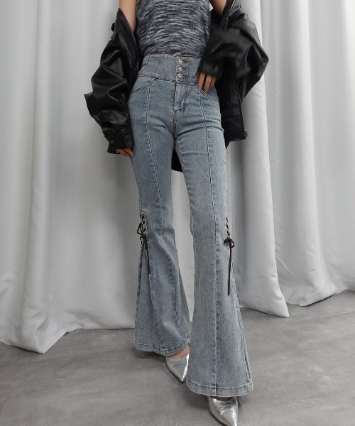 Lots of Love（ロッツオブラブ）の「ハイウエストレースアップフレアパンツ（デニムパンツ・レディース・ブルー/ライトブルー/ブラック・M/L）」の3枚目の写真