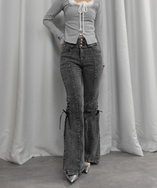 Lots of Love（ロッツオブラブ）の「ハイウエストレースアップフレアパンツ（デニムパンツ・レディース・ブルー/ライトブルー/ブラック・M/L）」の5枚目の写真