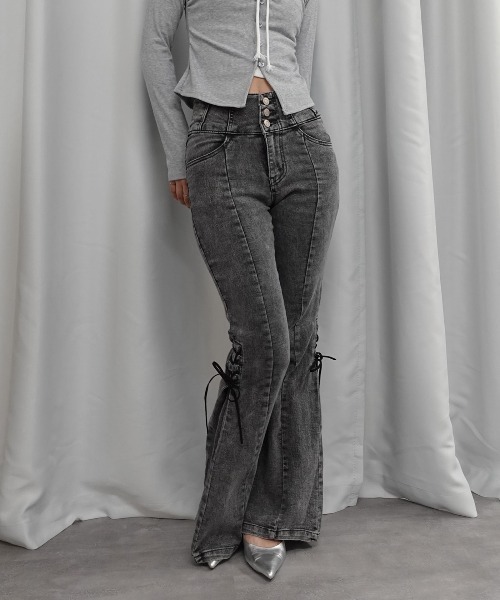 Lots of Love（ロッツオブラブ）の「ハイウエストレースアップフレアパンツ（デニムパンツ・レディース・ブルー/ライトブルー/ブラック・M/L）」の6枚目の写真