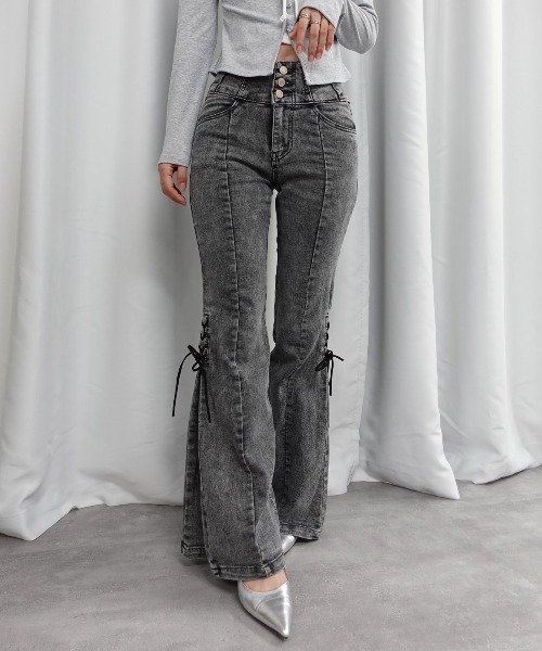 Lots of Love（ロッツオブラブ）の「ハイウエストレースアップフレアパンツ（デニムパンツ・レディース・ブルー/ライトブルー/ブラック・M/L）」の7枚目の写真