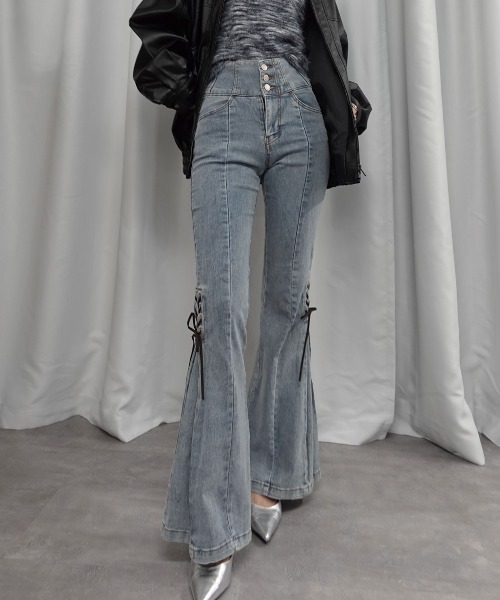 Lots of Love（ロッツオブラブ）の「ハイウエストレースアップフレアパンツ（デニムパンツ・レディース・ブルー/ライトブルー/ブラック・M/L）」の14枚目の写真