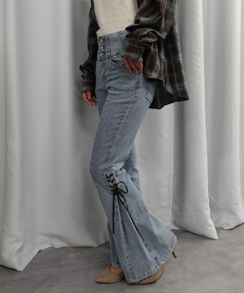 Lots of Love（ロッツオブラブ）の「ハイウエストレースアップフレアパンツ（デニムパンツ・レディース・ブルー/ライトブルー/ブラック・M/L）」の17枚目の写真