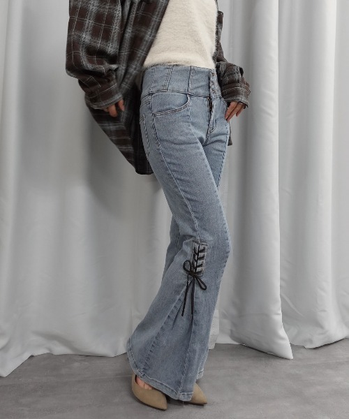 Lots of Love（ロッツオブラブ）の「ハイウエストレースアップフレアパンツ（デニムパンツ・レディース・ブルー/ライトブルー/ブラック・M/L）」の18枚目の写真