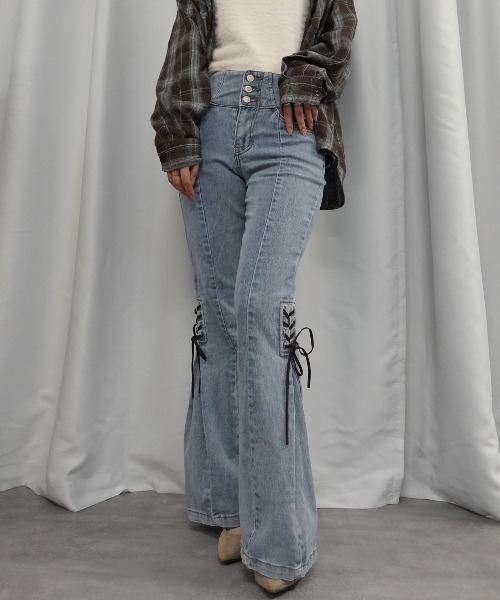 Lots of Love（ロッツオブラブ）の「ハイウエストレースアップフレアパンツ（デニムパンツ・レディース・ブルー/ライトブルー/ブラック・M/L）」の19枚目の写真