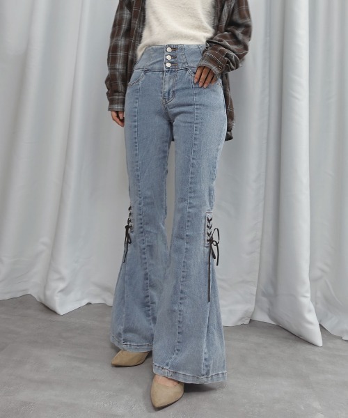 Lots of Love（ロッツオブラブ）の「ハイウエストレースアップフレアパンツ（デニムパンツ・レディース・ブルー/ライトブルー/ブラック・M/L）」の21枚目の写真
