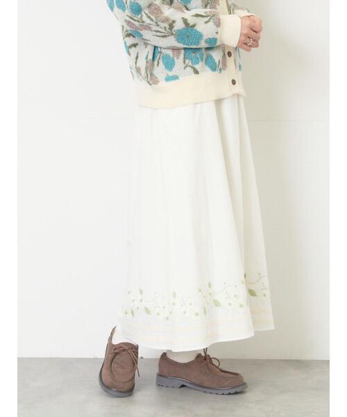 Samansa Mos2(サマンサ モスモス)の「【WEB限定】花柄刺繍ギャザースカート(スカート・レディース・モカ/ブラック/キナリ・F)」の2枚目の写真