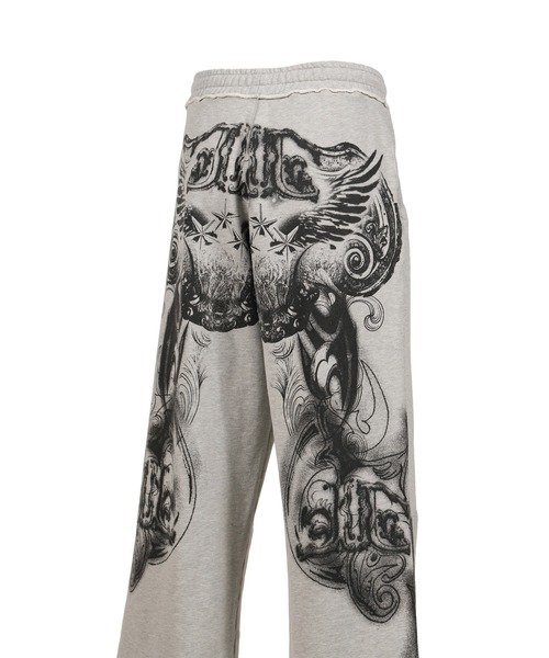 Jaded London(ジェイデッドロンドン)の「GREY GOTHIC PRINTED JOGGER(スウェットパンツ・メンズ・グレー・X-LARGE/MEDIUM/SMALL/X-SMALL)」の5枚目の写真