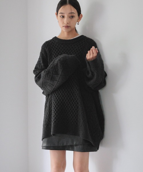 LOWRYS FARM（ローリーズファーム）の「ケーブルＢＩＧチュニック　605736（ニット/セーター・レディース・アイボリー/ブラック/グレー・FREE）」の2枚目の写真