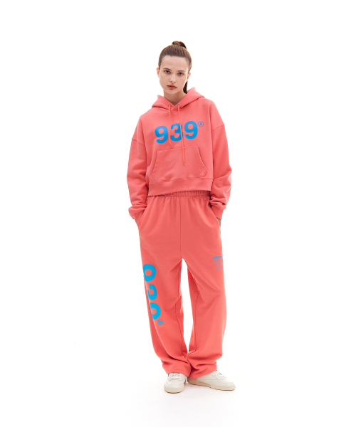 ARCHIVE BOLD(アーカイブボールド)の「939 LOGO CROP HOOD (SALMON)(パーカー・レディース・その他・FREE)」の4枚目の写真