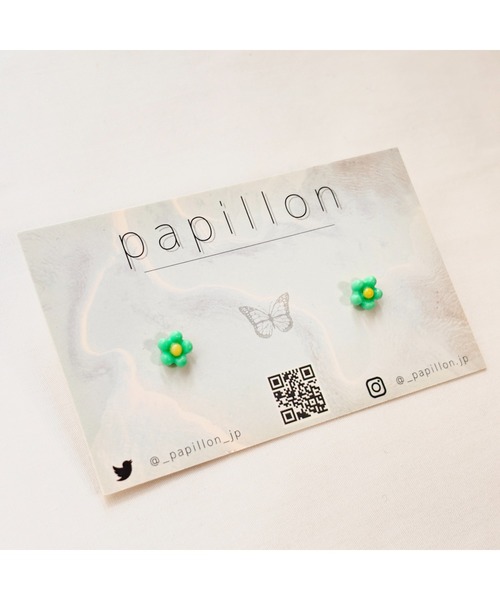 tone（トーン）の「【papillon】お花ピアス(MA)（ピアス（両耳用）・レディース・グリーン・FREE）」の2枚目の写真