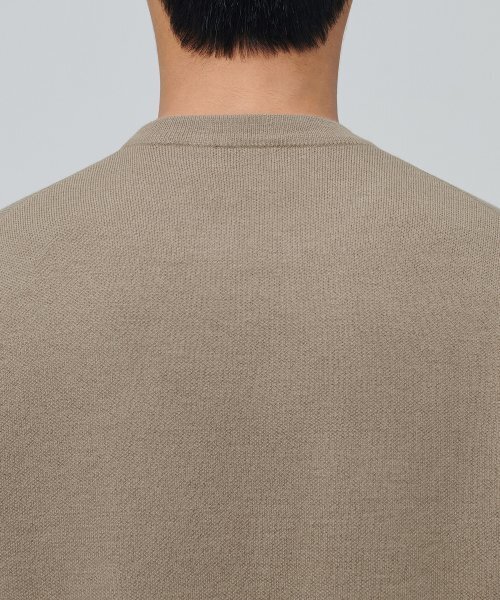 MUSINSA STANDARD(ムシンサスタンダード)の「ミニマルクルーネックニット【ベージュ】(ニット/セーター・メンズ・その他・SMALL/MEDIUM/LARGE/X-LARGE/XX-LARGE)」の4枚目の写真