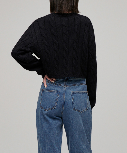 MUSINSA STANDARD WOMAN（ムシンサスタンダードウーマン）の「ウィメンズアンゴラブレンドケーブルクロップニット[ブラック]（ニット/セーター・レディース・その他・SMALL/MEDIUM/LARGE/X-SMALL）」の9枚目の写真