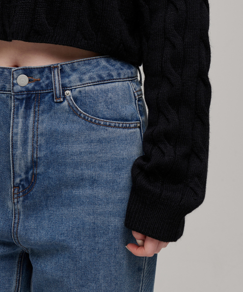 MUSINSA STANDARD WOMAN（ムシンサスタンダードウーマン）の「ウィメンズアンゴラブレンドケーブルクロップニット[ブラック]（ニット/セーター・レディース・その他・SMALL/MEDIUM/LARGE/X-SMALL）」の2枚目の写真