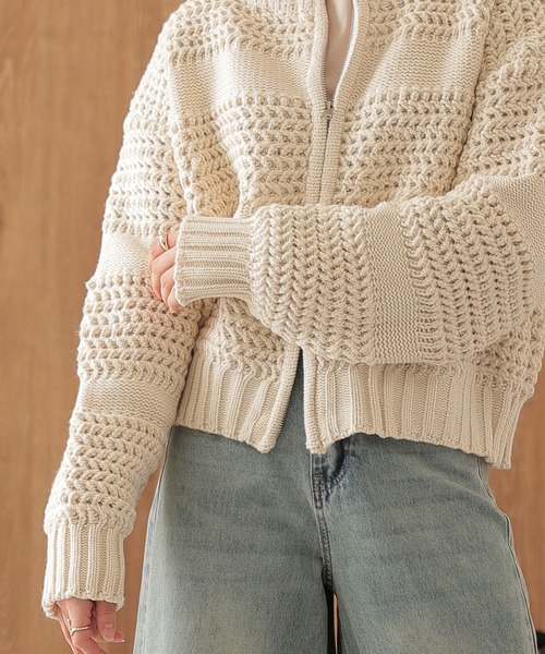 SUWDEE（スーディー）の「texture double zip knit tops（ニット/セーター・レディース・アイボリー/ブラウン・FREE）」の10枚目の写真