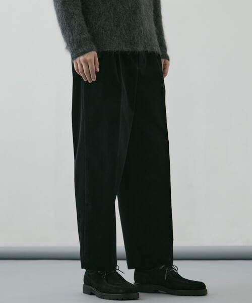 UNITED TOKYO(ユナイテッドトウキョウ)の「【残りわずか】9W CORDUROY 2タックワイドイージーパンツ(その他パンツ・メンズ・ダークグレー/ブラック/ダークネイビー・1/2)」の2枚目の写真