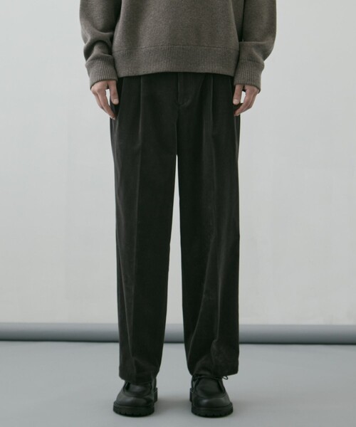 UNITED TOKYO(ユナイテッドトウキョウ)の「【残りわずか】9W CORDUROY 2タックワイドイージーパンツ(その他パンツ・メンズ・ダークグレー/ブラック/ダークネイビー・1/2)」の8枚目の写真