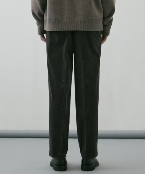 UNITED TOKYO(ユナイテッドトウキョウ)の「【残りわずか】9W CORDUROY 2タックワイドイージーパンツ(その他パンツ・メンズ・ダークグレー/ブラック/ダークネイビー・1/2)」の10枚目の写真