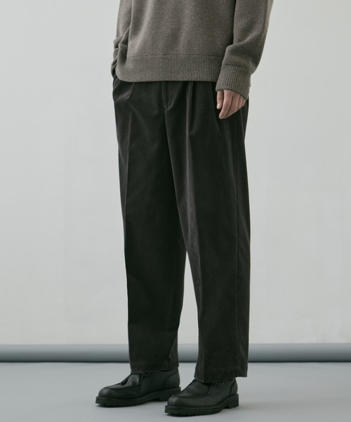 UNITED TOKYO(ユナイテッドトウキョウ)の「【残りわずか】9W CORDUROY 2タックワイドイージーパンツ(その他パンツ・メンズ・ダークグレー/ブラック/ダークネイビー・1/2)」の3枚目の写真