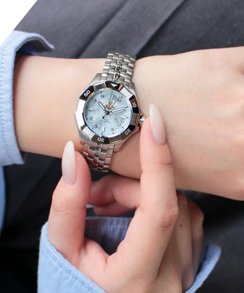 Vivienne Westwood(ヴィヴィアンウエストウッド)の「「Vivienne Westwood/ヴィヴィアン・ウエストウッド」ブロンプトン - レディース シルバー ブレスレット(アナログ腕時計・レディース・シルバー×ブルー/シルバー・FREE)」の4枚目の写真