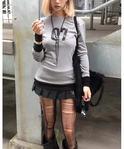 CHEER(チアー)の「配色ロゴプリントトップス(Tシャツ/カットソー・レディース・グレー・M)」の3枚目の写真