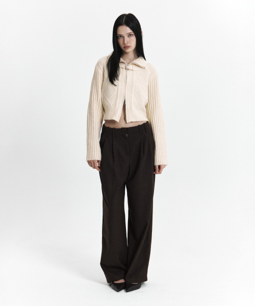 CURETTY(キュリティ)の「C HIGH NECK KNIT CARDIGAN_IVORY(カーディガン/ボレロ・レディース・アイボリー・SMALL)」の3枚目の写真