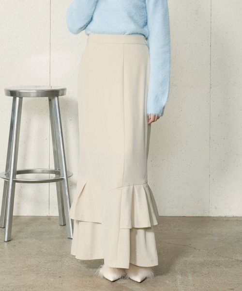 Elishe（エリシェ）の「ラインストーンフリルマーメイドスカート（スカート・レディース・チャコールグレー/アイボリー/ベージュ・0/1）」の4枚目の写真