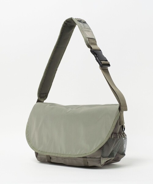 BEAUTY&YOUTH UNITED ARROWS(ビューティーアンドユースユナイテッドアローズ)の「フラップ ショルダーバッグ(ショルダーバッグ・レディース・ブラック/オリーブ・FREE)」の12枚目の写真