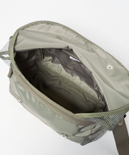 BEAUTY&YOUTH UNITED ARROWS(ビューティーアンドユースユナイテッドアローズ)の「フラップ ショルダーバッグ(ショルダーバッグ・レディース・ブラック/オリーブ・FREE)」の15枚目の写真