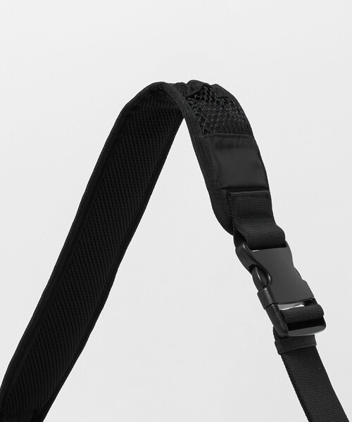 BEAUTY&YOUTH UNITED ARROWS(ビューティーアンドユースユナイテッドアローズ)の「フラップ ショルダーバッグ(ショルダーバッグ・レディース・ブラック/オリーブ・FREE)」の22枚目の写真