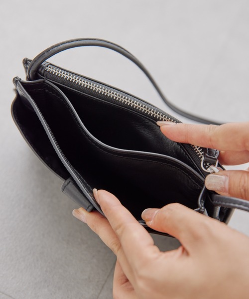 Whim Gazette(ウィムガゼット)の「【Hoaw.】スマホウォレットショルダーバッグ3(ショルダーバッグ・レディース・ブラック/シルバー/パープル/ライトグレー・FREE)」の13枚目の写真