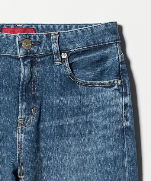 RED CARD TOKYO（レッドカード）の「【別注】＜RED CARD＞35th Anniv. Straight デニムパンツ（デニムパンツ・レディース・ライトブルー/コバルトブルー・25/22/24/23）」の11枚目の写真