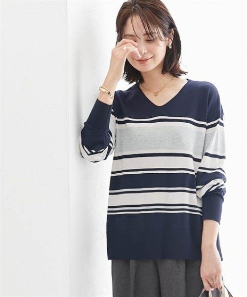 7days Life Styling(セブンデイズライフスタイリング)の「【UVカット】マルチボーダーVネックニット (洗濯機OK)(ニット/セーター・レディース・ネイビー系/ベージュ系・3L/LL/L/M/S)」の4枚目の写真
