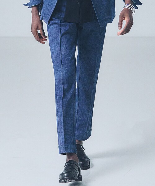 5351 POUR LES HOMMES（ゴーサンゴーイチプールオム）の「【セットアップ対応】タックテーパード デニム スラックス（デニムパンツ・メンズ・インディゴブルー/ブラック・44/46/48/50）」の2枚目の写真