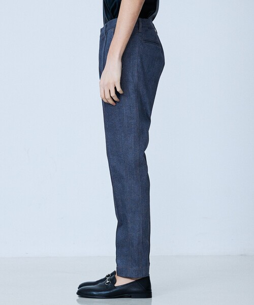 5351 POUR LES HOMMES（ゴーサンゴーイチプールオム）の「【セットアップ対応】タックテーパード デニム スラックス（デニムパンツ・メンズ・インディゴブルー/ブラック・44/46/48/50）」の16枚目の写真