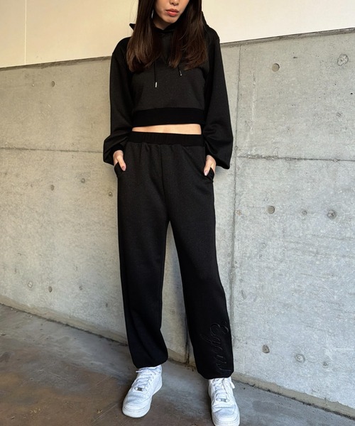 EGOIST(エゴイスト)の「フードロゴラメ裏毛トップス(スウェット・レディース・ライトグレー/ブラック・FREE)」の15枚目の写真