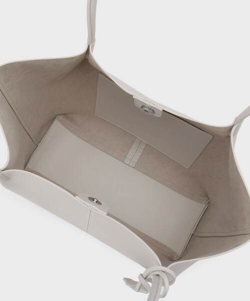 UNTITLED（アンタイトル）の「スプリットレザートート（トートバッグ・レディース・ブラック/ライトベージュ/ライトグレー・99）」の16枚目の写真