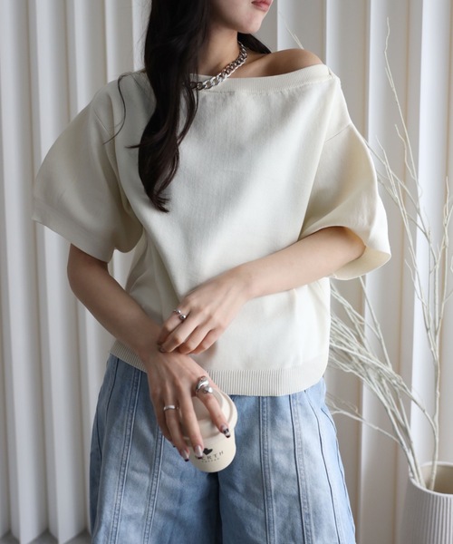 YENNA（イェンナ）の「【 2026 SS 新作 】ランタンスリーブボートネックニット/オフショルニット（ニット/セーター・レディース・ブラウン/アイボリー/ブラック/グレイッシュベージュ・FREE）」の2枚目の写真