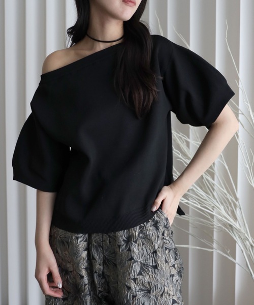 YENNA（イェンナ）の「【 2026 SS 新作 】ランタンスリーブボートネックニット/オフショルニット（ニット/セーター・レディース・ブラウン/アイボリー/ブラック/グレイッシュベージュ・FREE）」の19枚目の写真