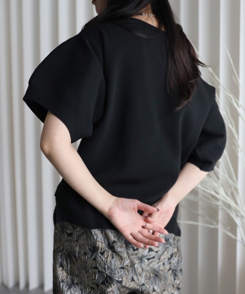 YENNA（イェンナ）の「【 2026 SS 新作 】ランタンスリーブボートネックニット/オフショルニット（ニット/セーター・レディース・ブラウン/アイボリー/ブラック/グレイッシュベージュ・FREE）」の22枚目の写真