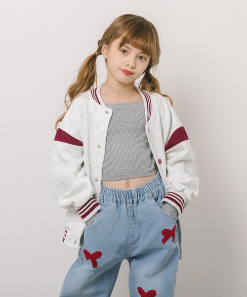 URBAN CHERRY(アーバンチェリー)の「フロントリボンデザインオーバーサイズブルゾン(ブルゾン・キッズ・グレー/ブラック・140cm/120cm/150cm/130cm/110cm)」の6枚目の写真