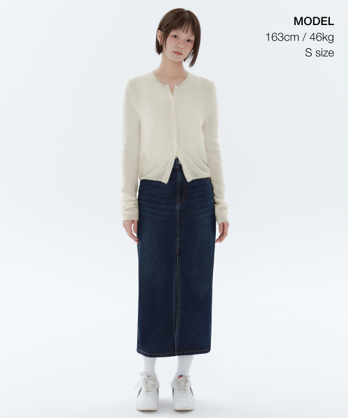 MUSINSA STANDARD WOMAN（ムシンサスタンダードウーマン）の「ウィメンズ フロントスリットデニムロングスカート [ダークブルー]（スカート・レディース・その他・SMALL/MEDIUM/LARGE/X-SMALL）」の2枚目の写真