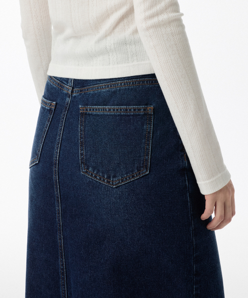 MUSINSA STANDARD WOMAN（ムシンサスタンダードウーマン）の「ウィメンズ フロントスリットデニムロングスカート [ダークブルー]（スカート・レディース・その他・SMALL/MEDIUM/LARGE/X-SMALL）」の6枚目の写真