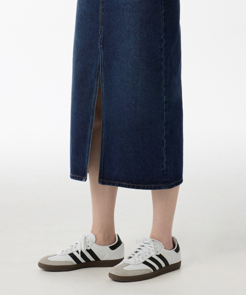 MUSINSA STANDARD WOMAN（ムシンサスタンダードウーマン）の「ウィメンズ フロントスリットデニムロングスカート [ダークブルー]（スカート・レディース・その他・SMALL/MEDIUM/LARGE/X-SMALL）」の7枚目の写真