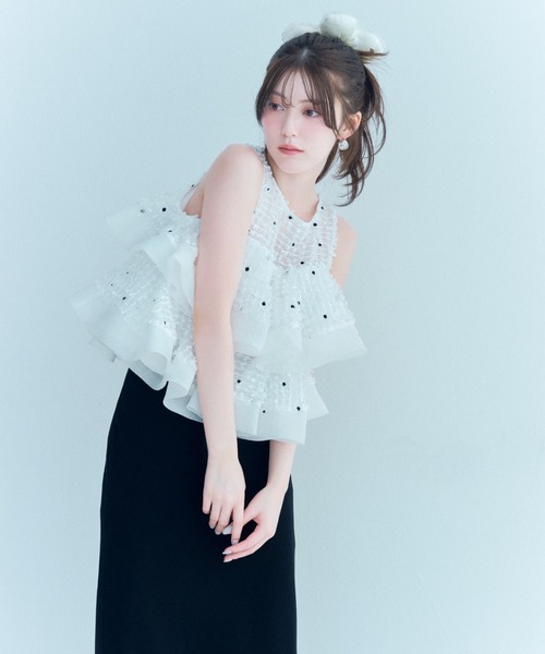 SNIDEL(スナイデル)の「ラッフルジャガードボリュームブラウス(シャツ/ブラウス・レディース・ブラック/ホワイト/ドット・F)」の4枚目の写真