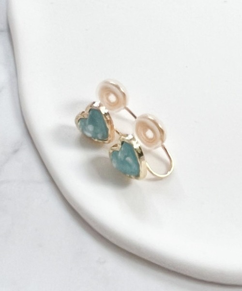 yu-ka(ユーカ)の「YU-KA:ハートデザインイヤリング Heart design earring(イヤリング・レディース・ブルー/グリーン・FREE)」の4枚目の写真