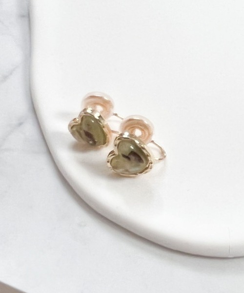 yu-ka(ユーカ)の「YU-KA:ハートデザインイヤリング Heart design earring(イヤリング・レディース・ブルー/グリーン・FREE)」の6枚目の写真