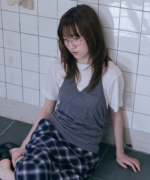 Unblend（アンブレンド）の「【Unblend】2セット レイヤード シアー ホルターネックタンクトップ/シアー半袖Tシャツ（Tシャツ/カットソー・レディース・チャコール/杢グレー/オフホワイト/ブラック/ライトブルー・FREE）」の10枚目の写真